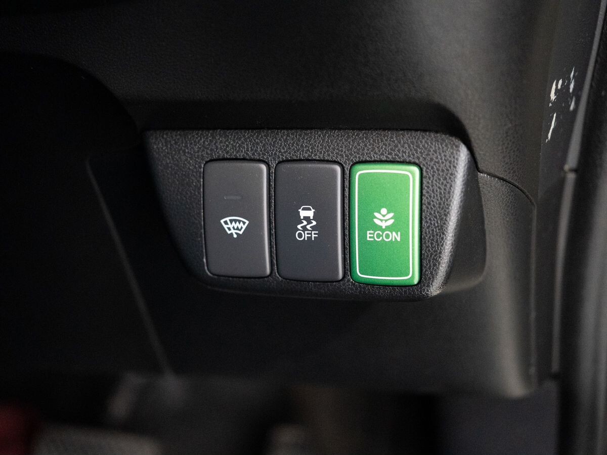Honda Fit Shuttle 2011 - фото автомобиля