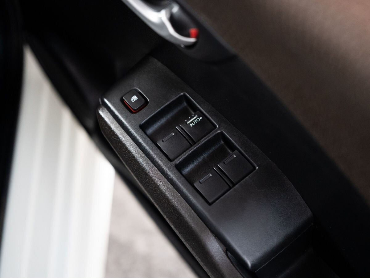 Honda Fit Shuttle 2011 - фото автомобиля