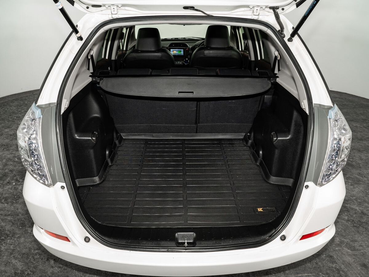 Honda Fit Shuttle 2011 - фото автомобиля
