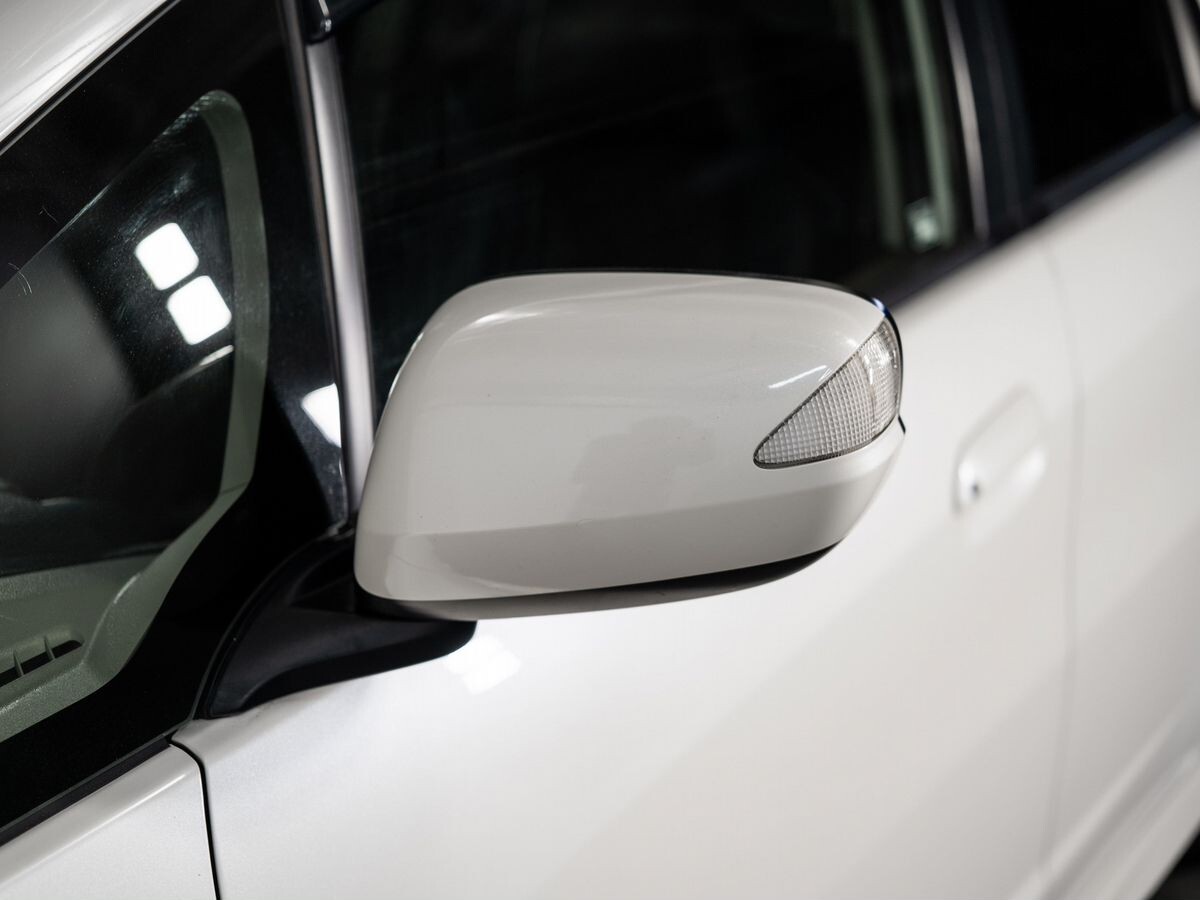 Honda Fit Shuttle 2011 - фото автомобиля