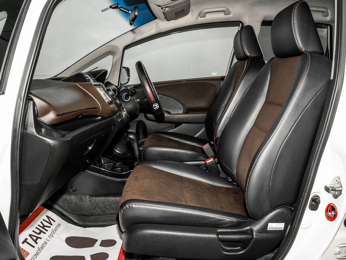 Honda Fit Shuttle 2011 - фото автомобиля