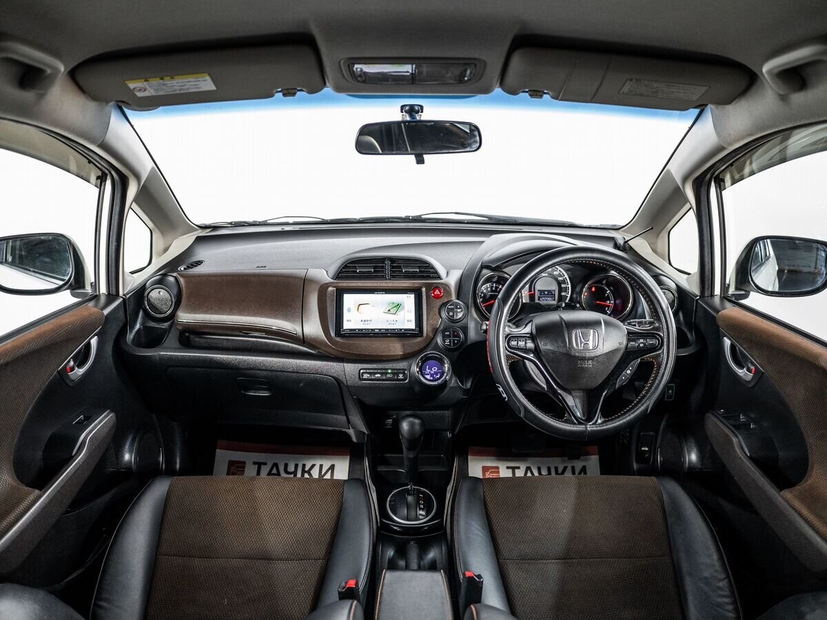 Honda Fit Shuttle 2011 - фото автомобиля