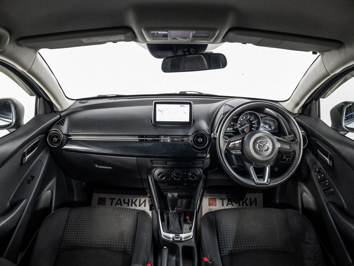 Mazda Demio 2017 - фото автомобиля