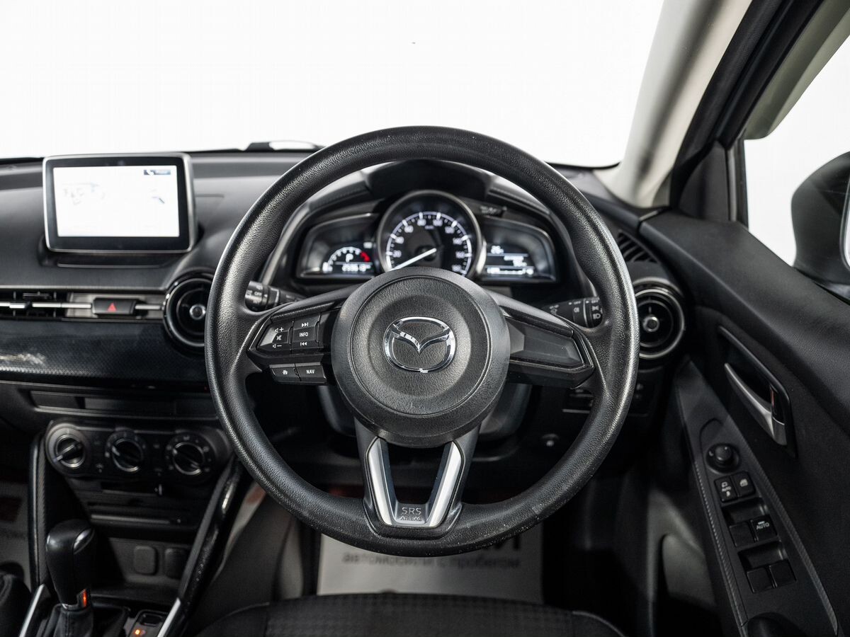 Mazda Demio 2017 - фото автомобиля