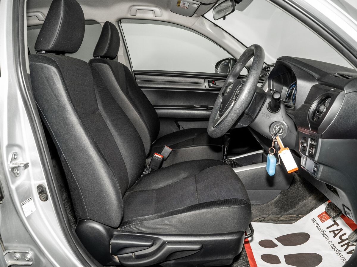 Toyota Corolla Fielder 2016 - фото автомобиля
