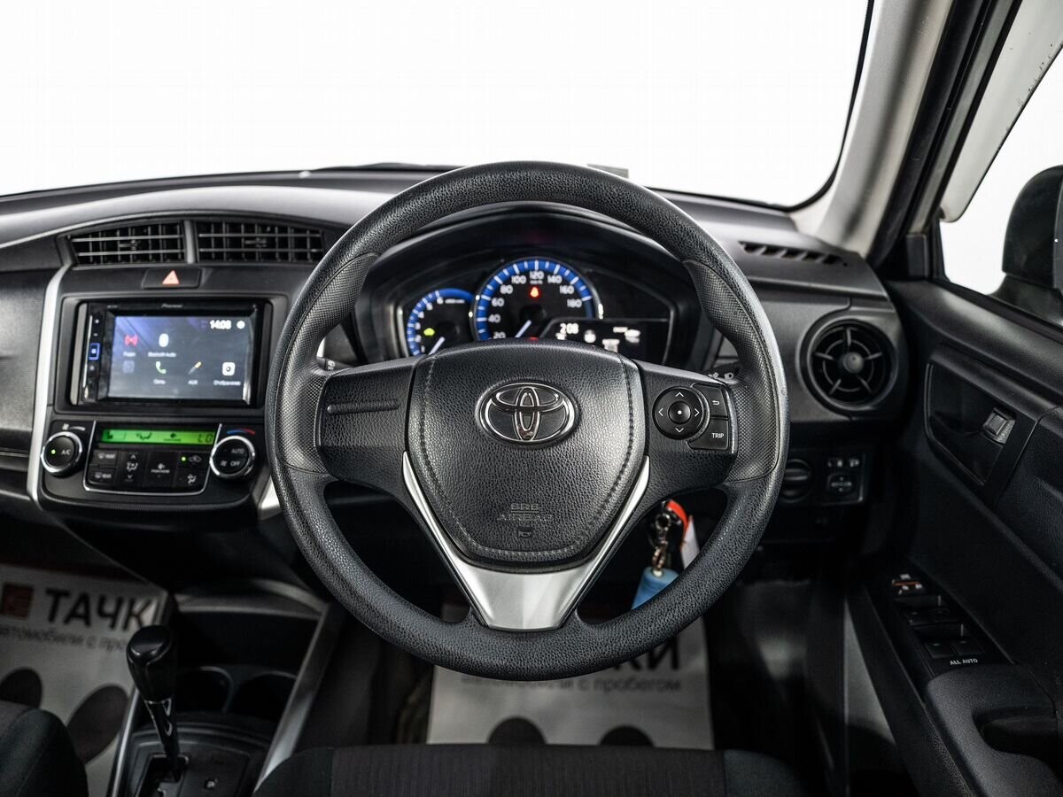 Toyota Corolla Fielder 2016 - фото автомобиля