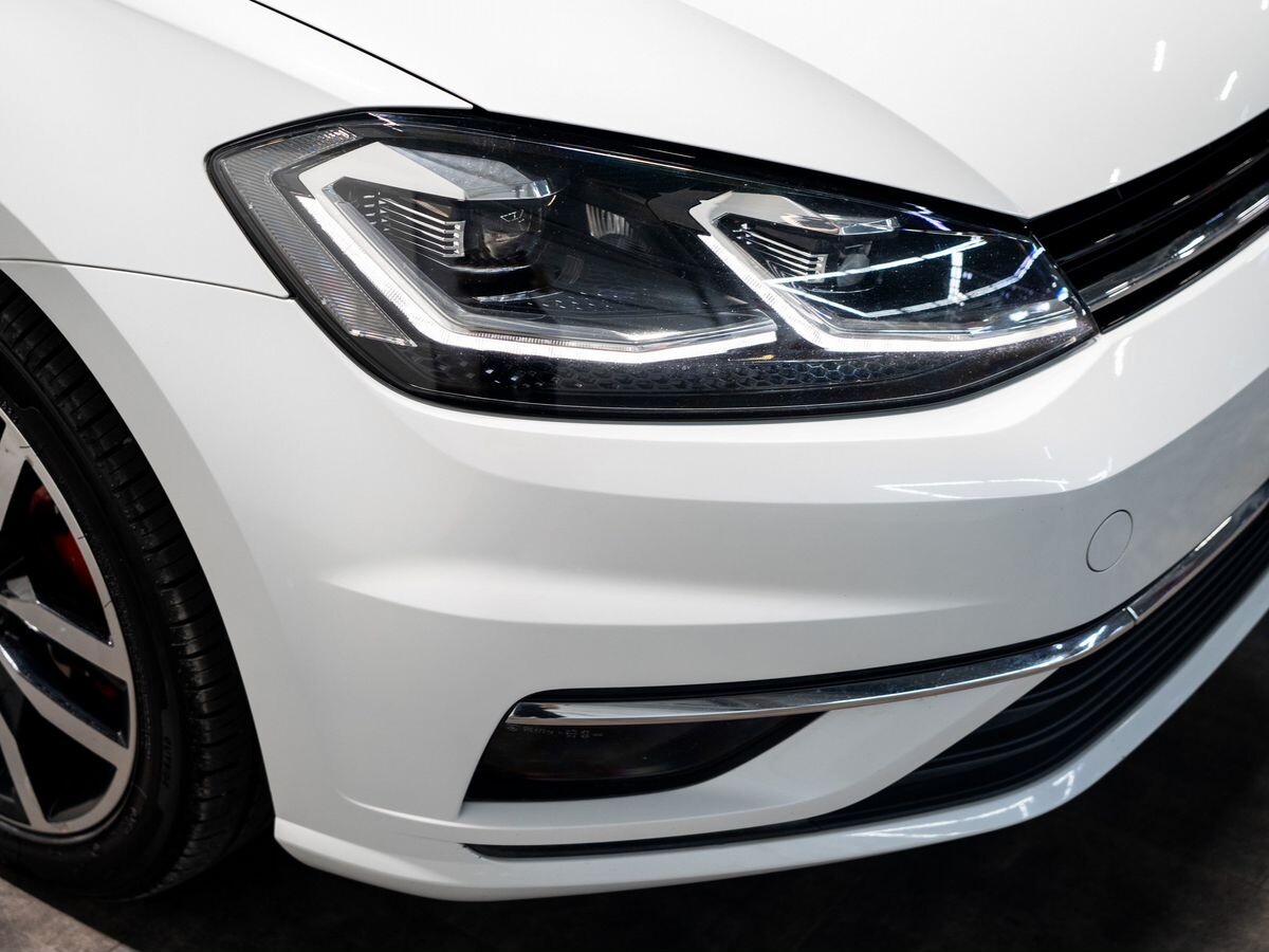 Volkswagen Golf 2018 - фото автомобиля