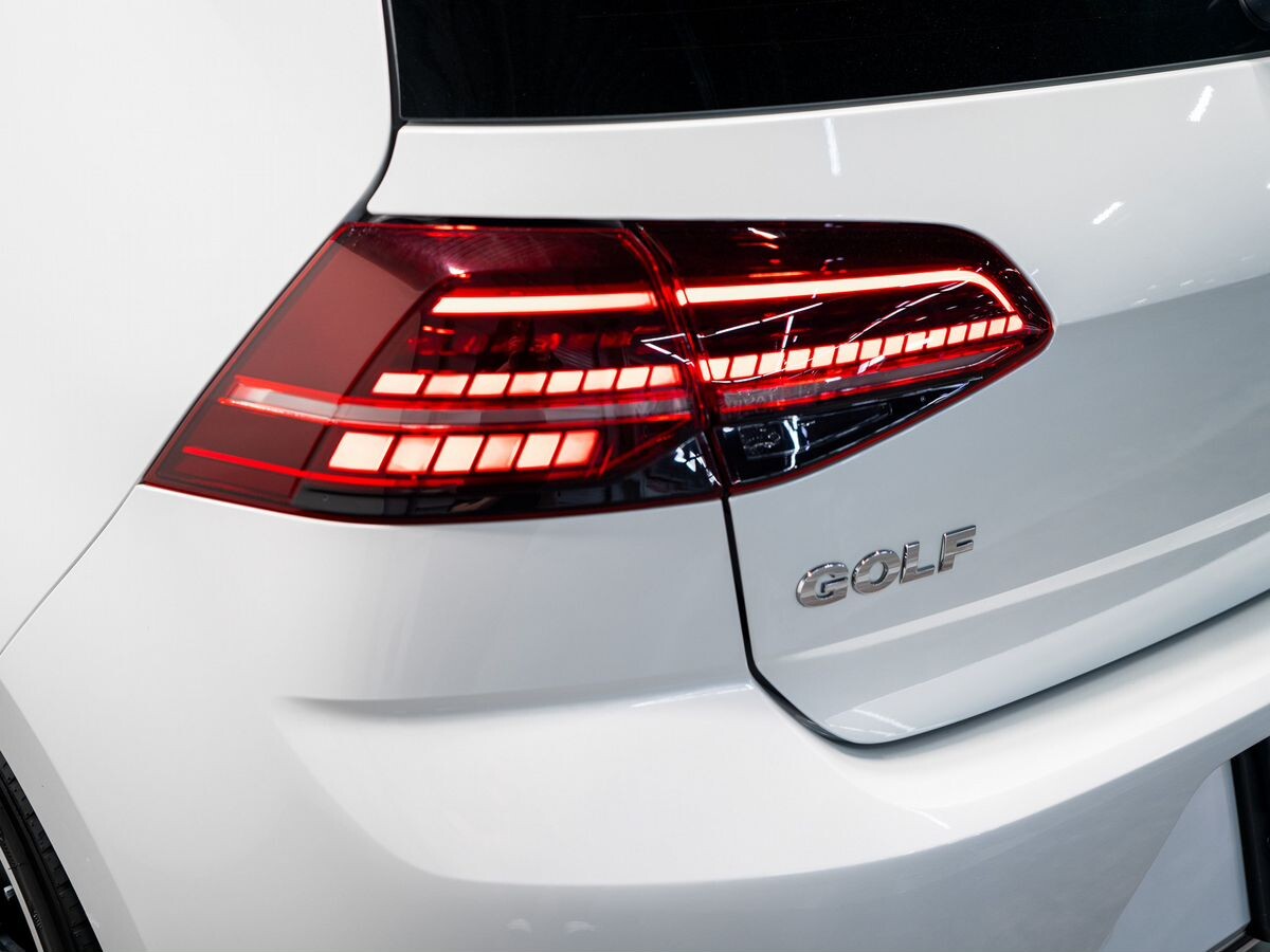 Volkswagen Golf 2018 - фото автомобиля