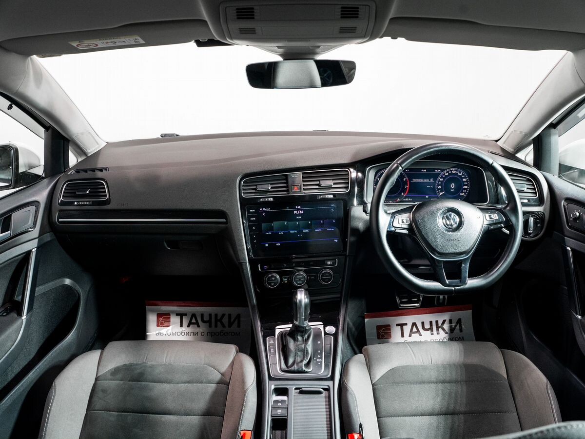 Volkswagen Golf 2018 - фото автомобиля
