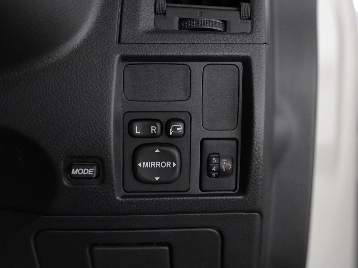 Toyota Rush 2011 - фото автомобиля