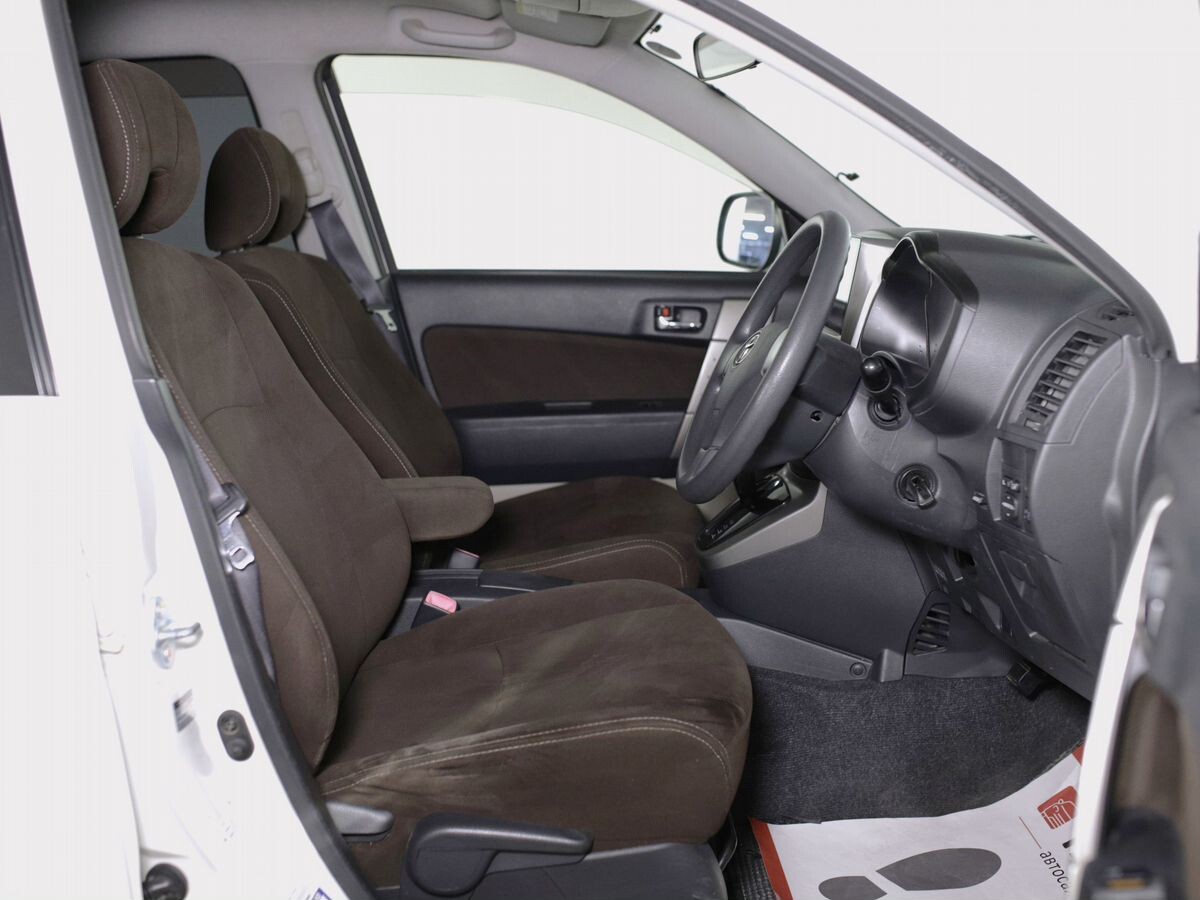 Toyota Rush 2011 - фото автомобиля