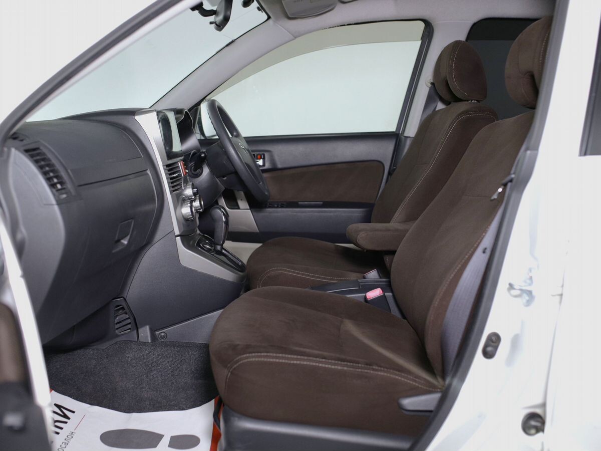 Toyota Rush 2011 - фото автомобиля
