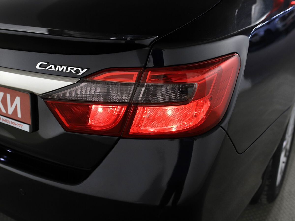 Toyota Camry 2012 - фото автомобиля