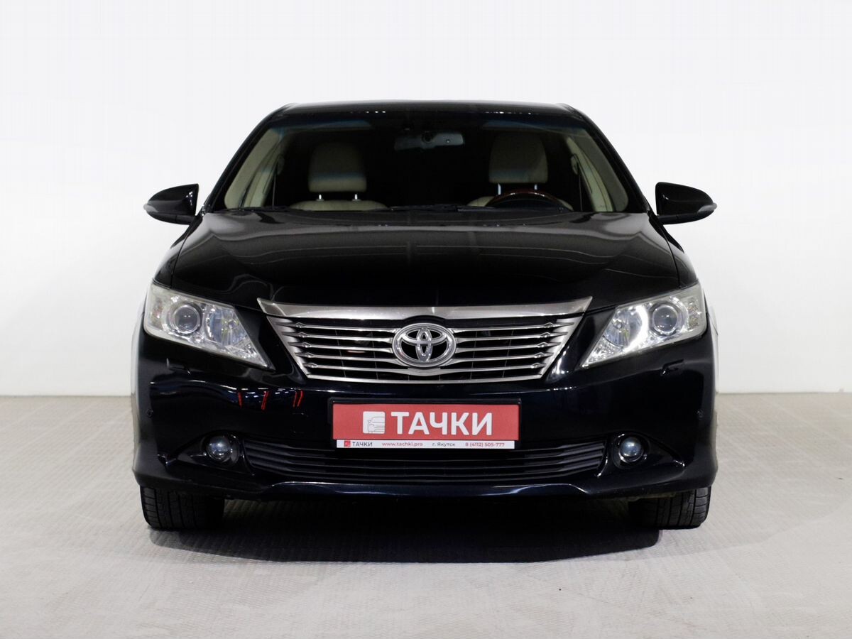 Toyota Camry 2012 - фото автомобиля