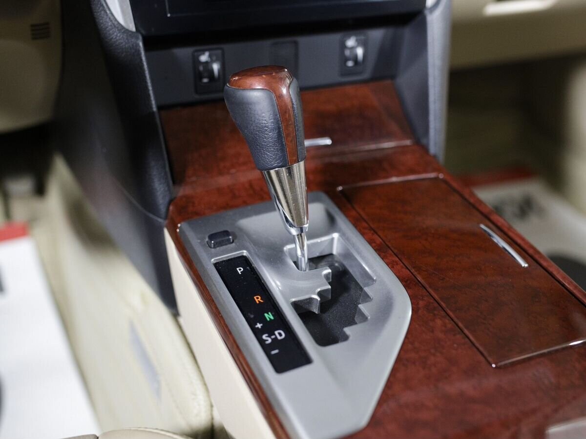Toyota Camry 2012 - фото автомобиля