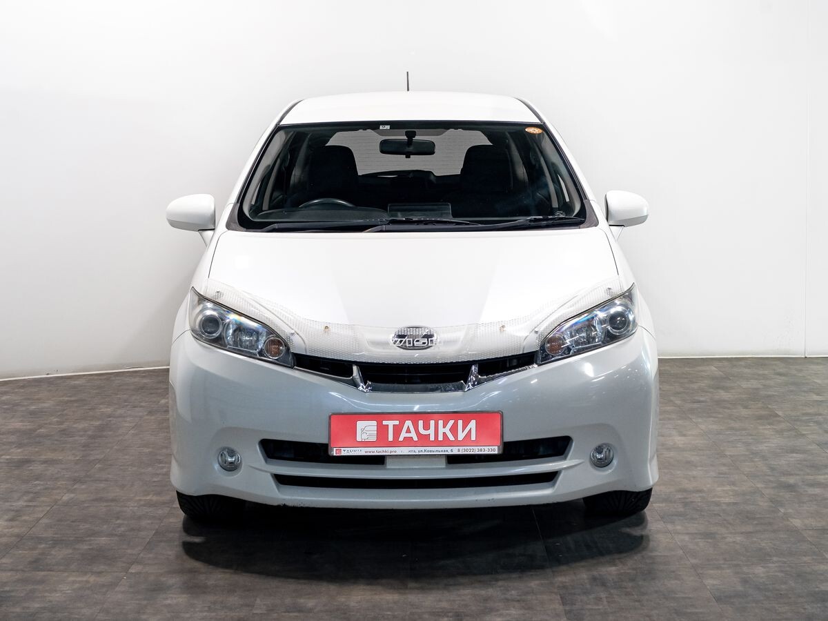 Toyota Wish 2010 - фото автомобиля