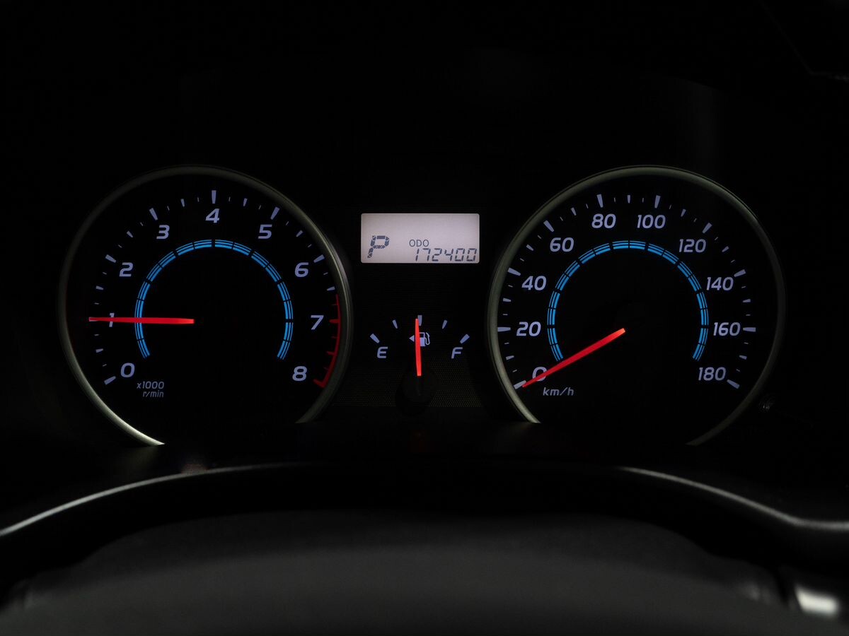 Toyota Wish 2010 - фото автомобиля