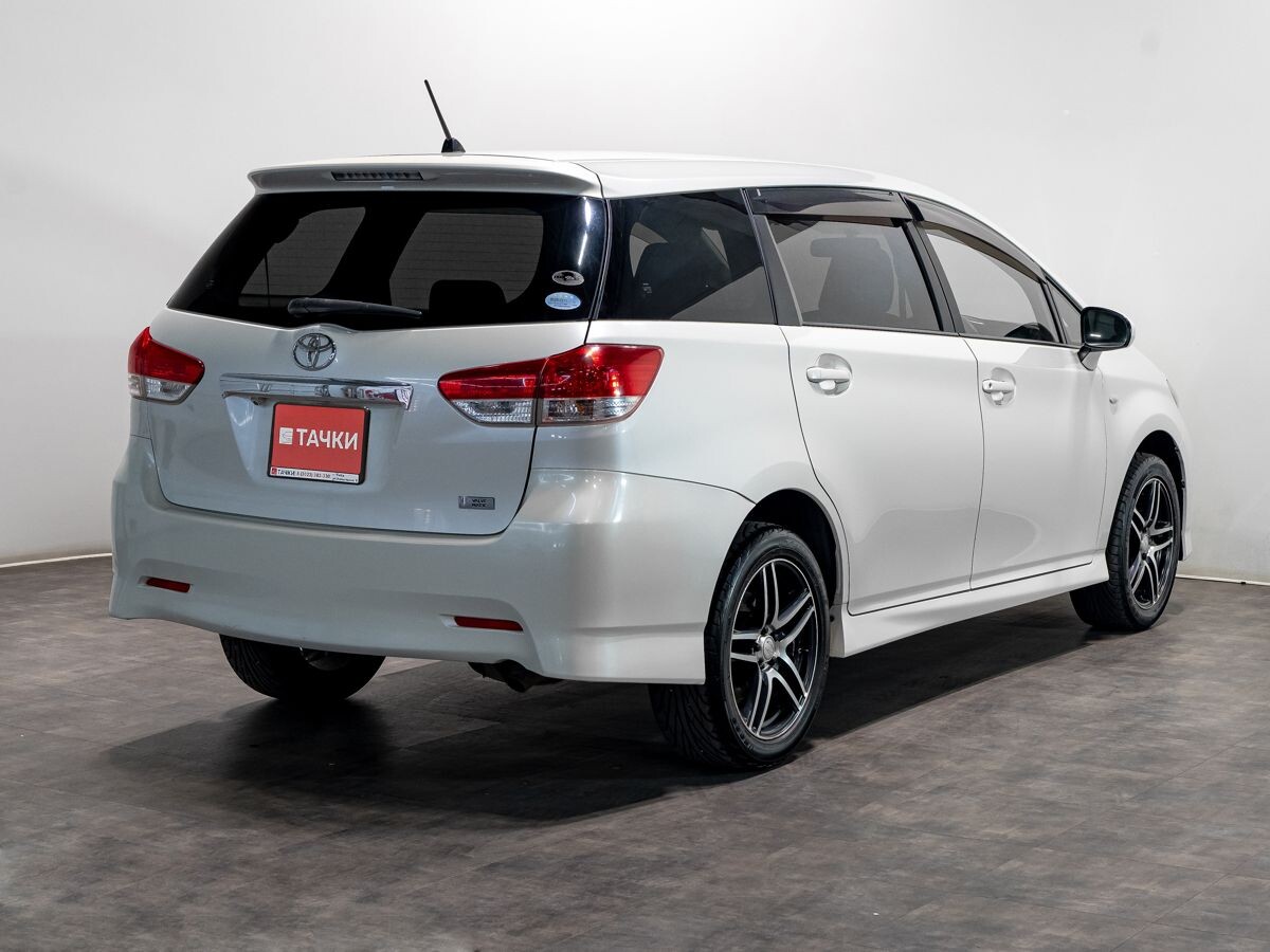 Toyota Wish 2010 - фото автомобиля