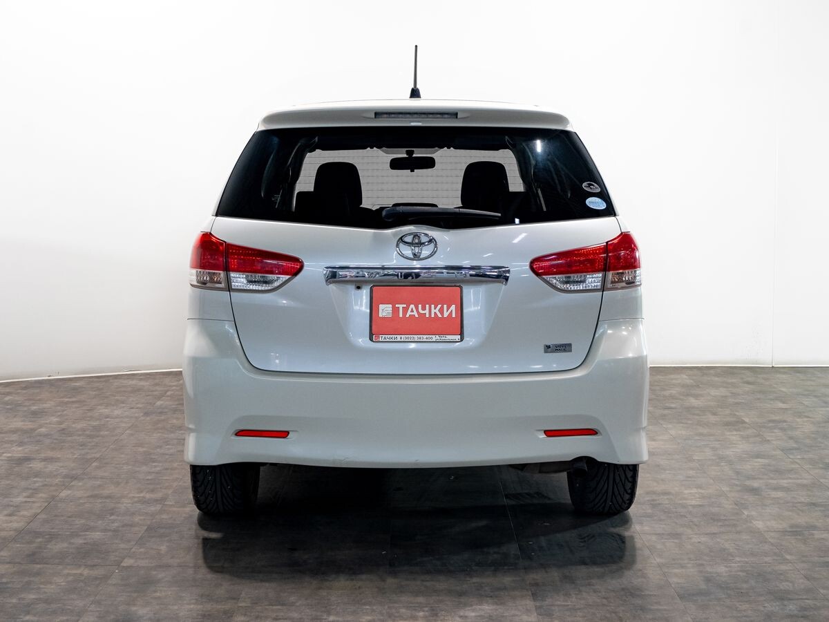 Toyota Wish 2010 - фото автомобиля
