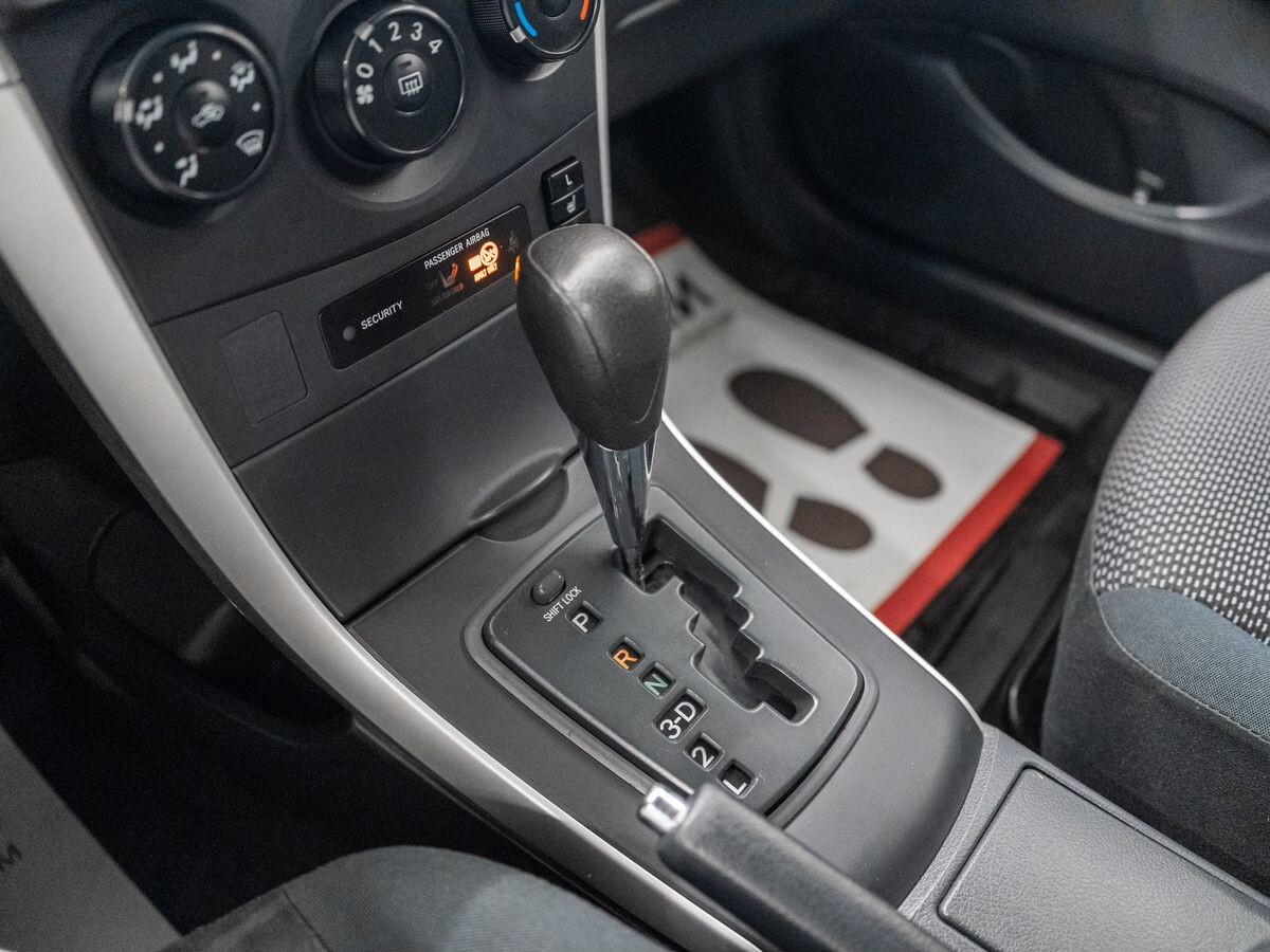 Toyota Corolla 2011 - фото автомобиля