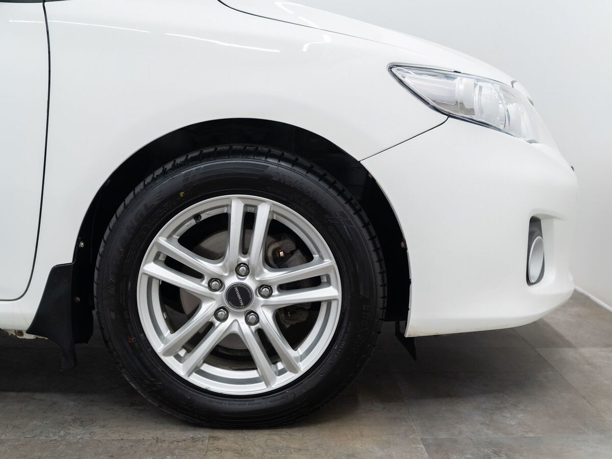 Toyota Corolla 2011 - фото автомобиля