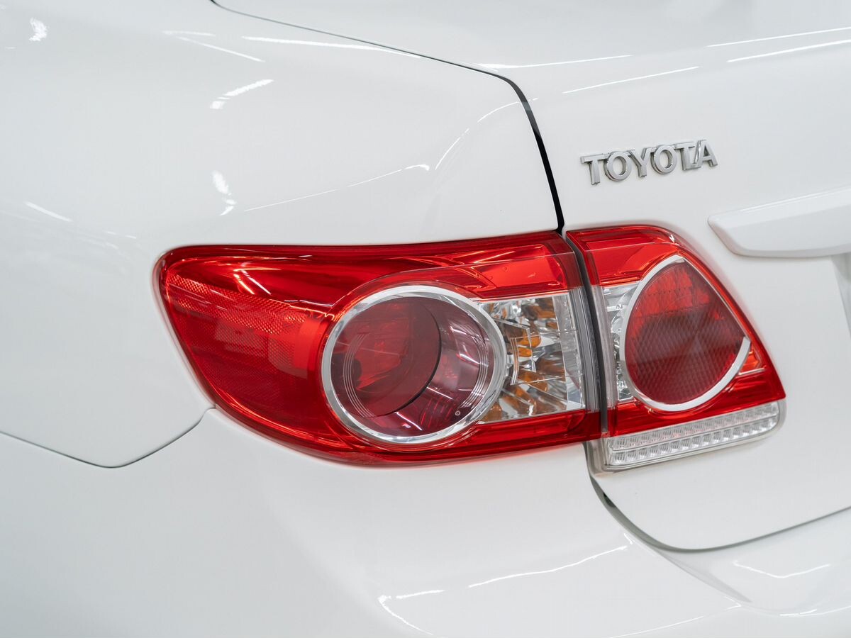Toyota Corolla 2011 - фото автомобиля