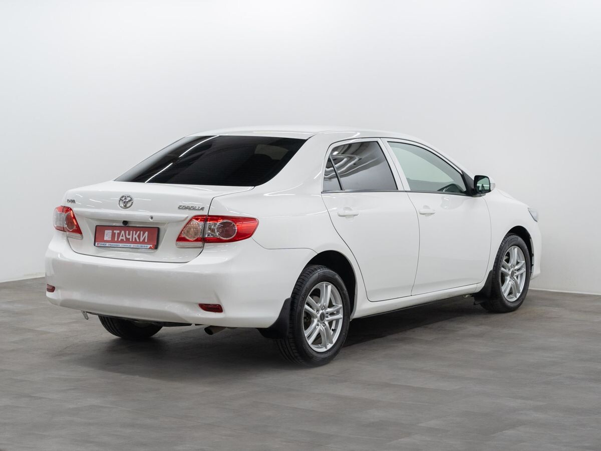 Toyota Corolla 2011 - фото автомобиля
