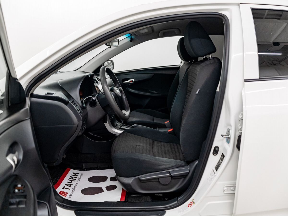 Toyota Corolla 2011 - фото автомобиля