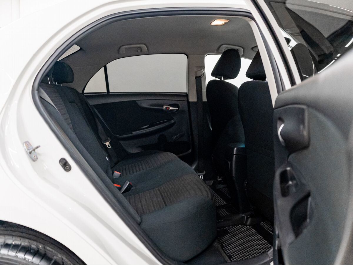 Toyota Corolla 2011 - фото автомобиля