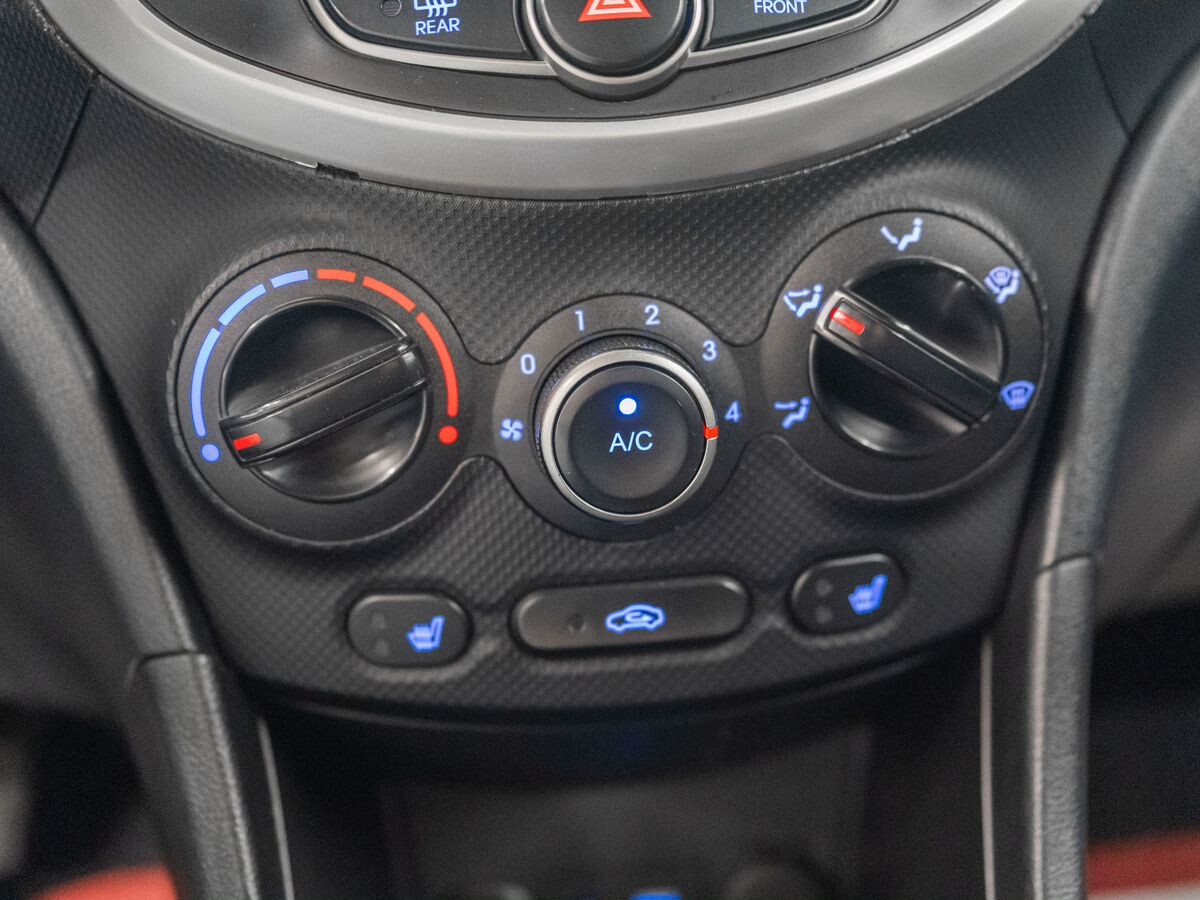 Hyundai Solaris 2014 - фото автомобиля