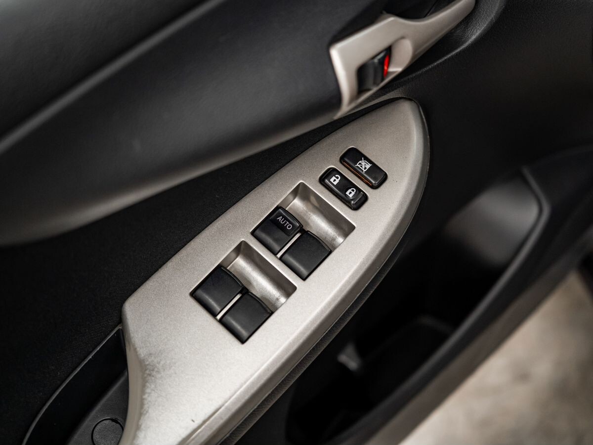 Toyota Corolla 2009 - фото автомобиля
