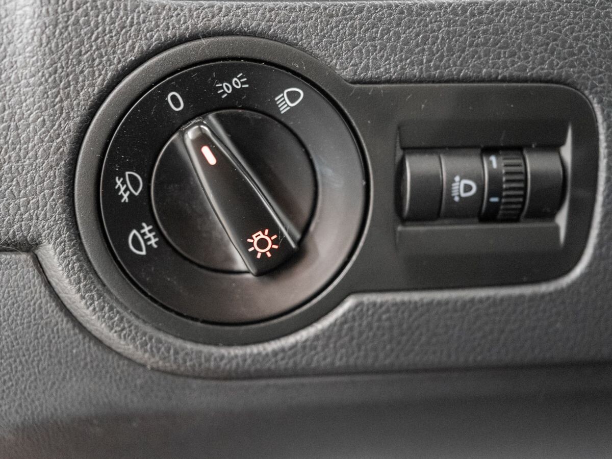 Volkswagen Polo 2011 - фото автомобиля