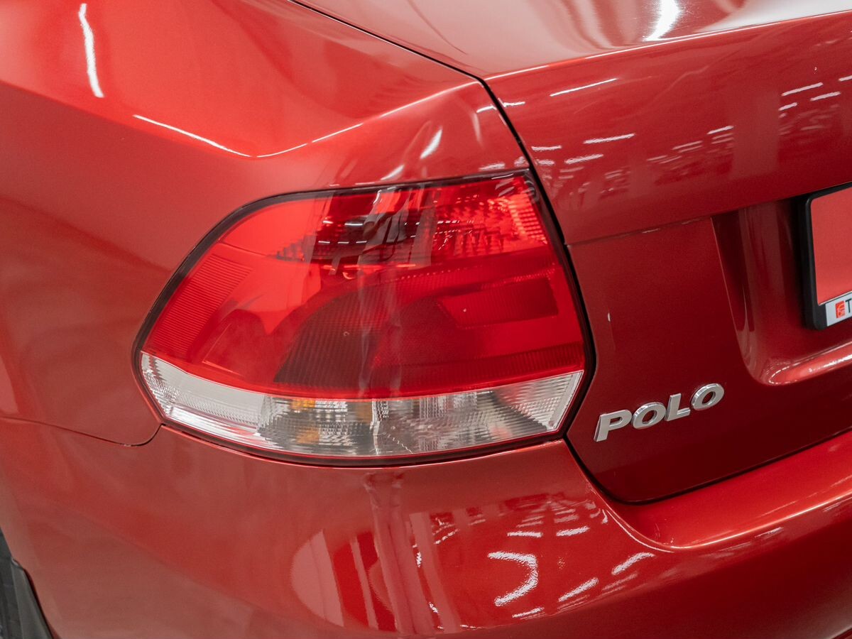 Volkswagen Polo 2011 - фото автомобиля