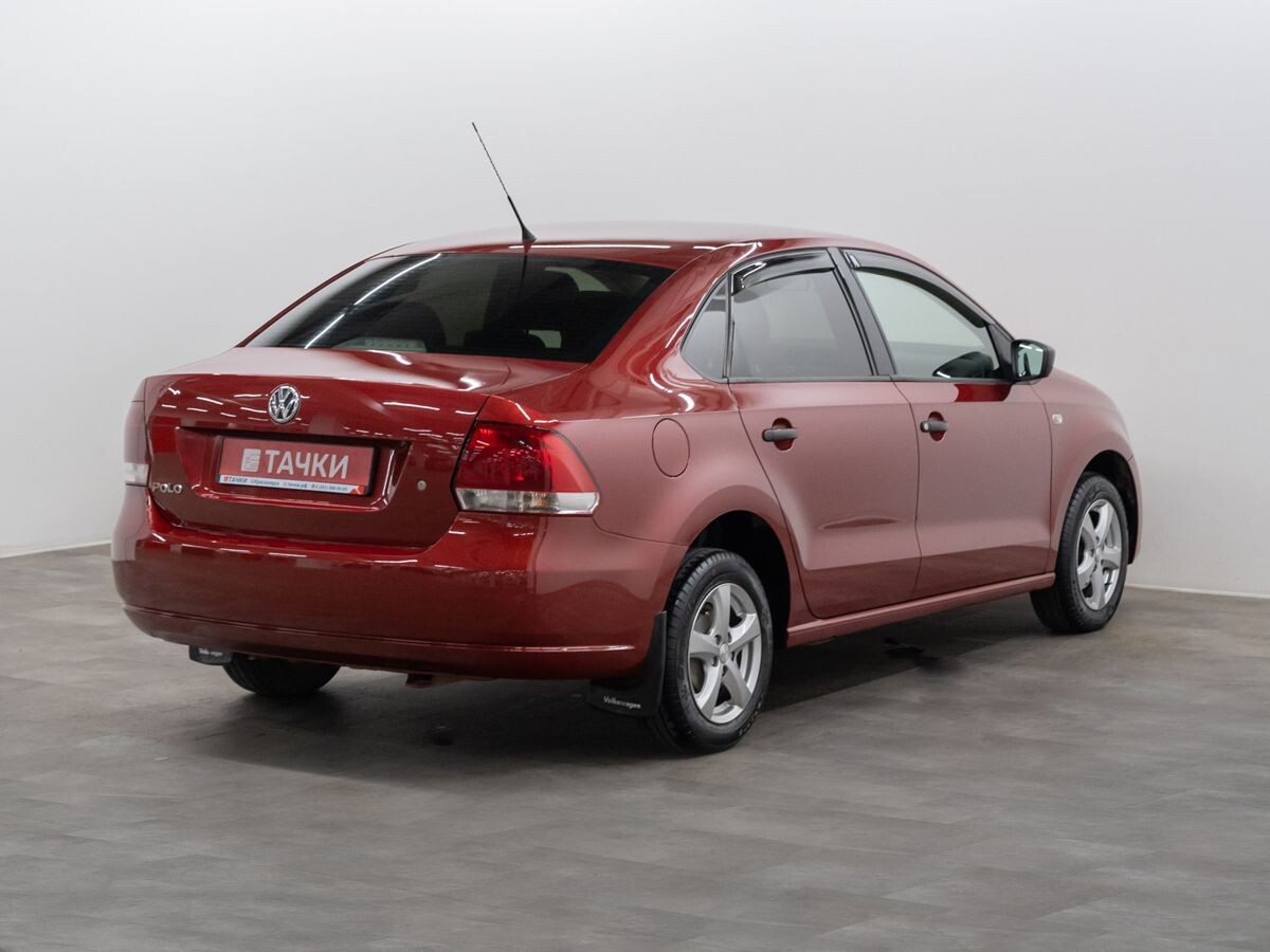 Volkswagen Polo 2011 - фото автомобиля