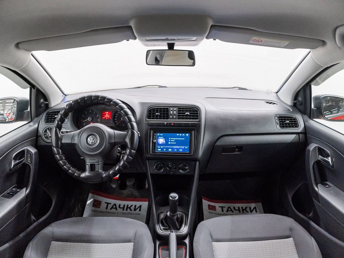 Volkswagen Polo 2011 - фото автомобиля