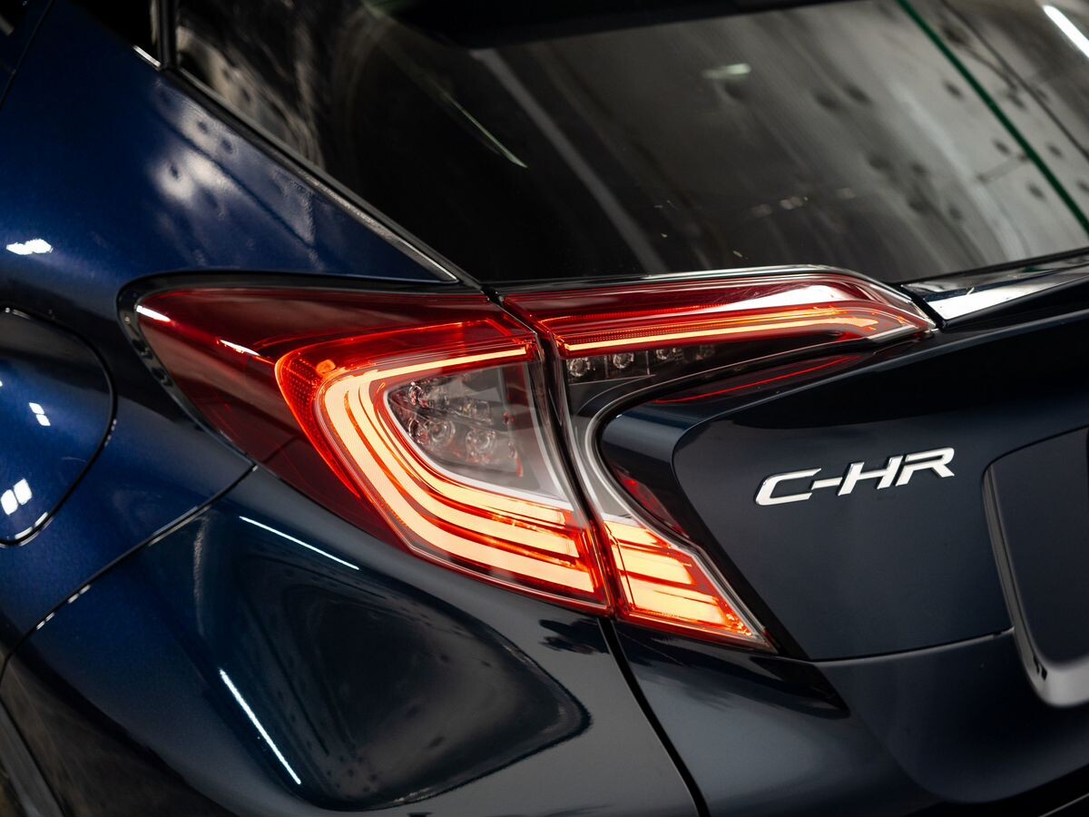 Toyota C-HR 2019 - фото автомобиля
