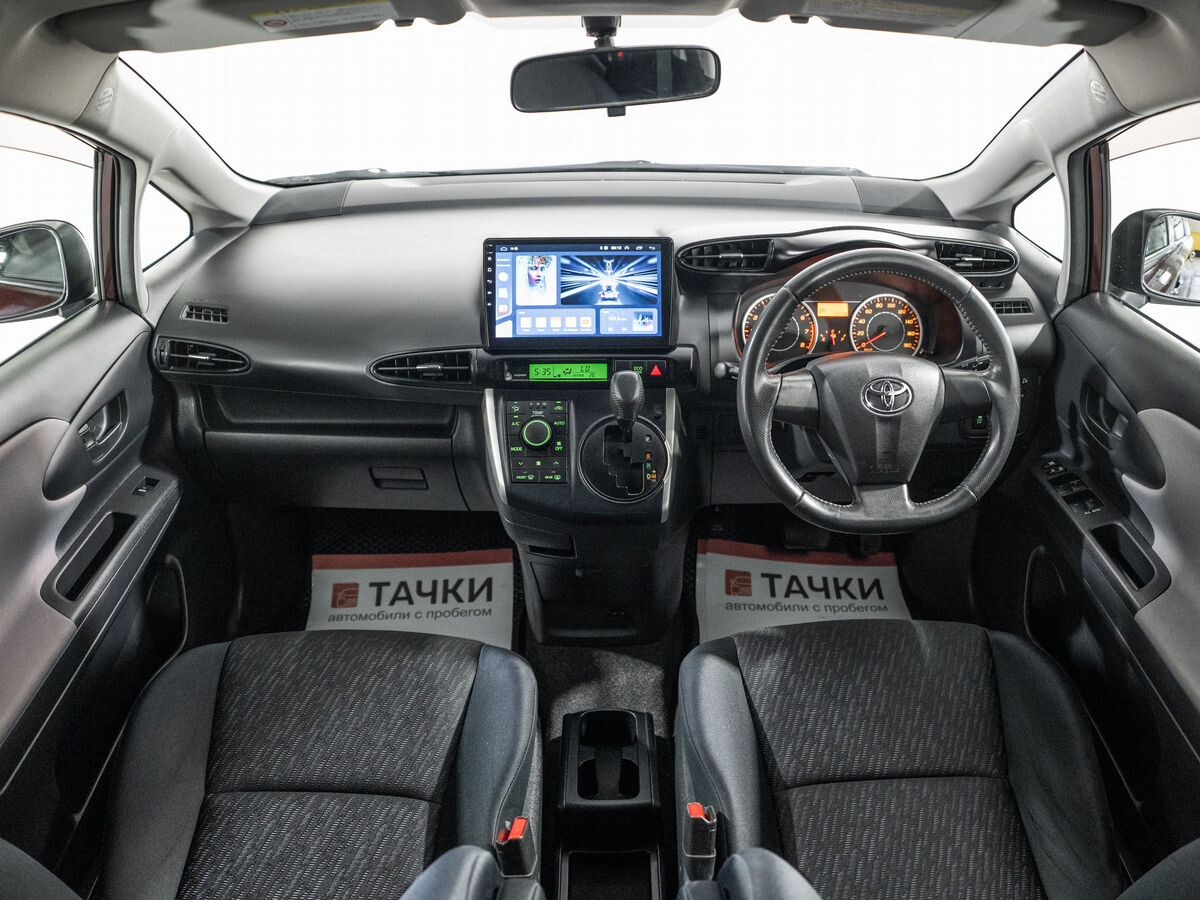 Toyota Wish 2011 - фото автомобиля