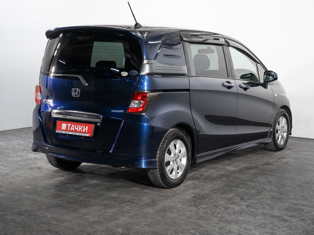 Honda Freed Spike 2010 - фото автомобиля