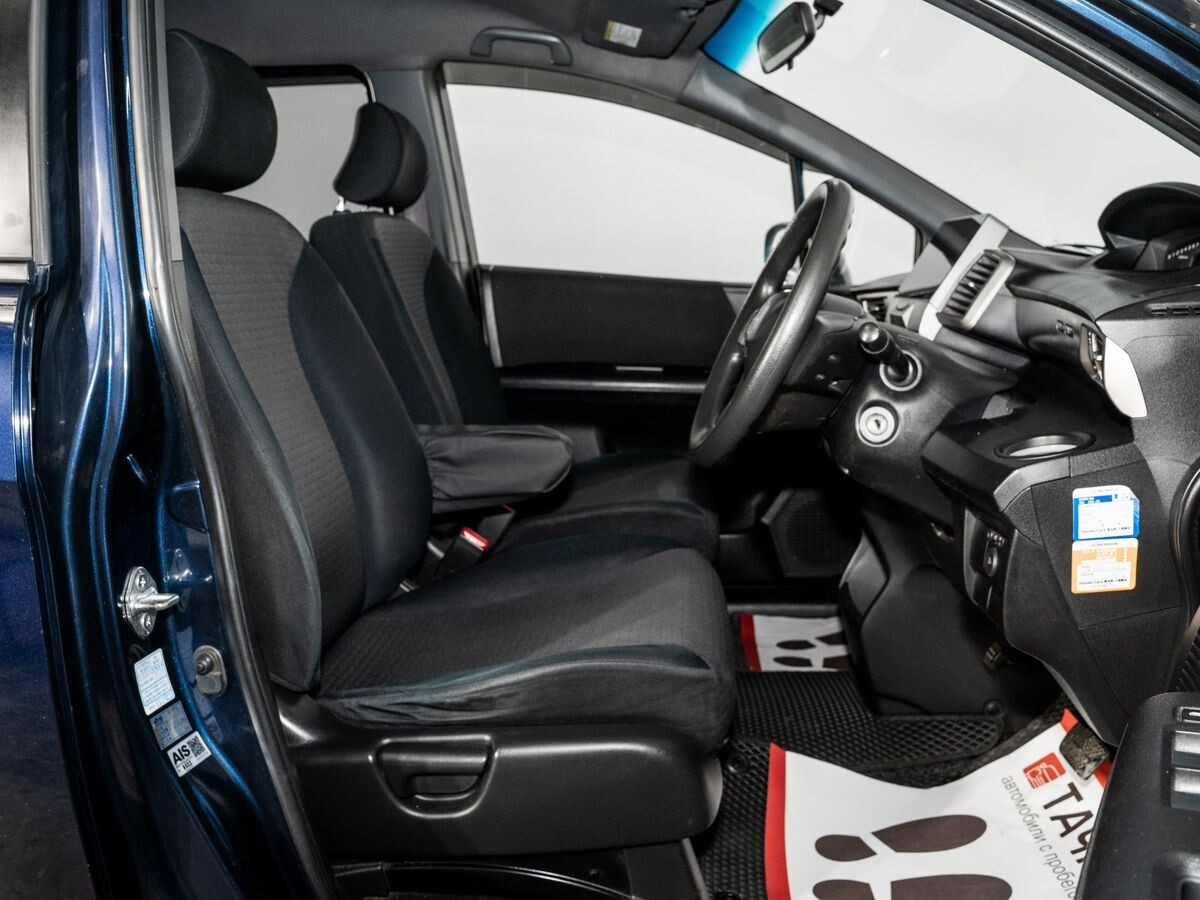 Honda Freed Spike 2010 - фото автомобиля