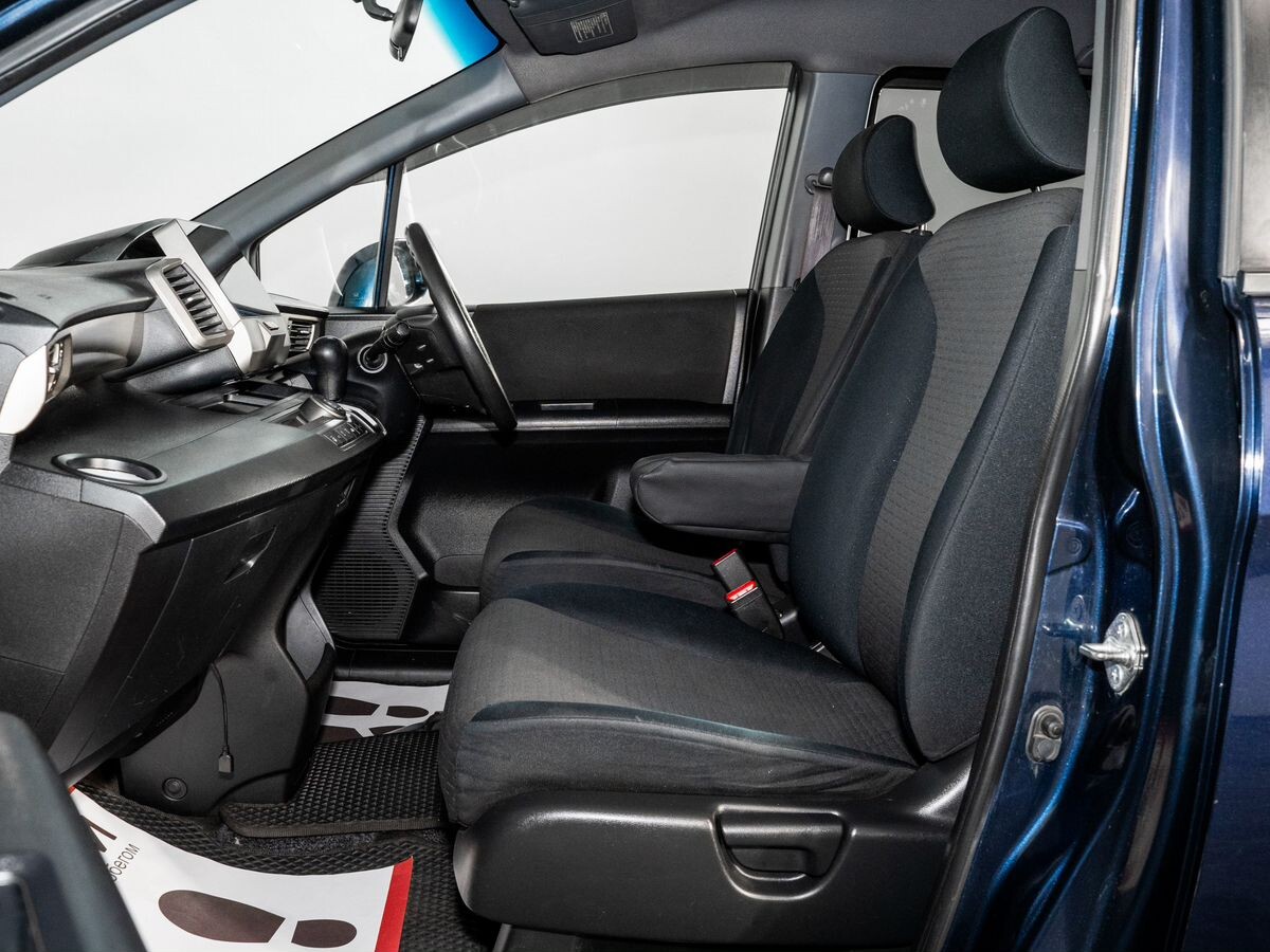 Honda Freed Spike 2010 - фото автомобиля