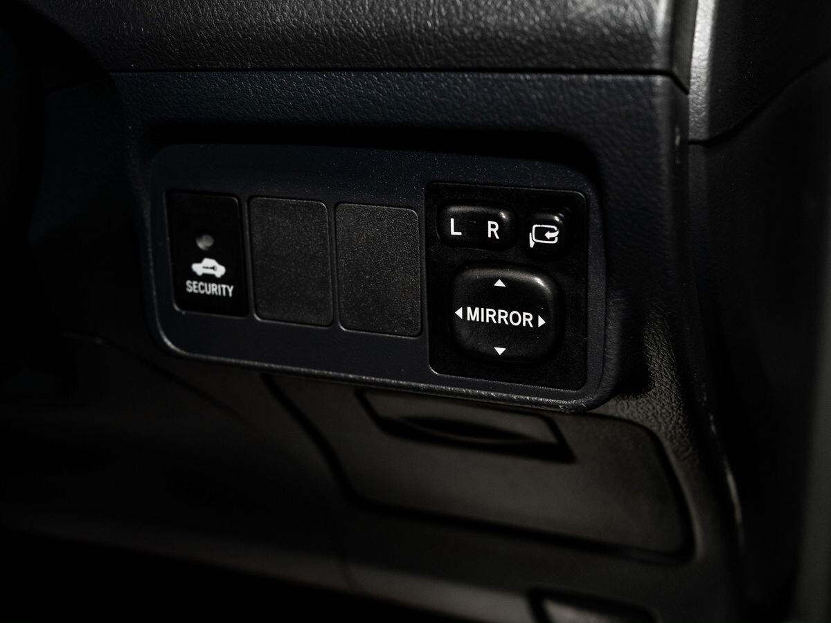 Toyota Corolla Fielder 2010 - фото автомобиля
