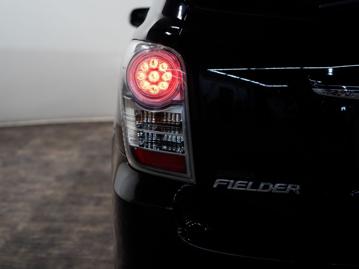 Toyota Corolla Fielder 2010 - фото автомобиля