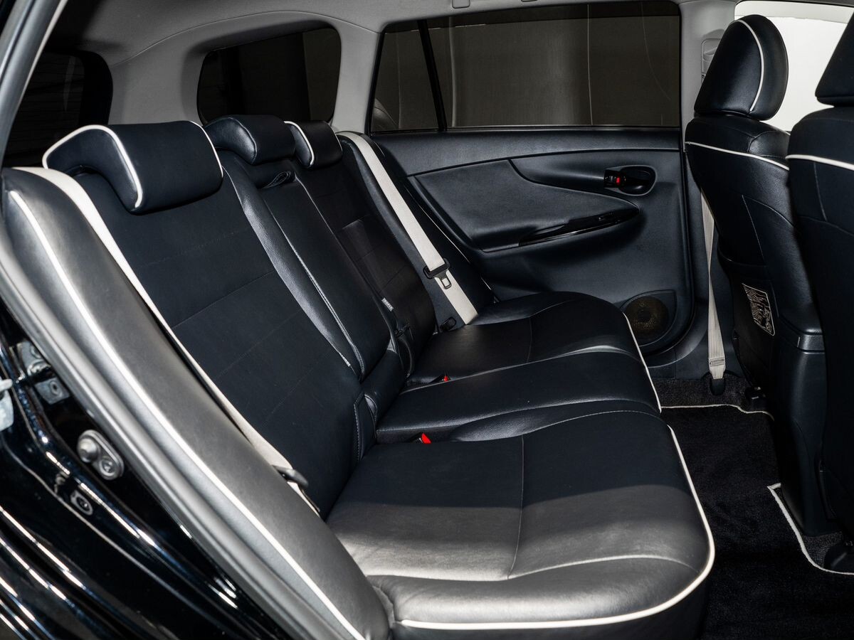 Toyota Corolla Fielder 2010 - фото автомобиля