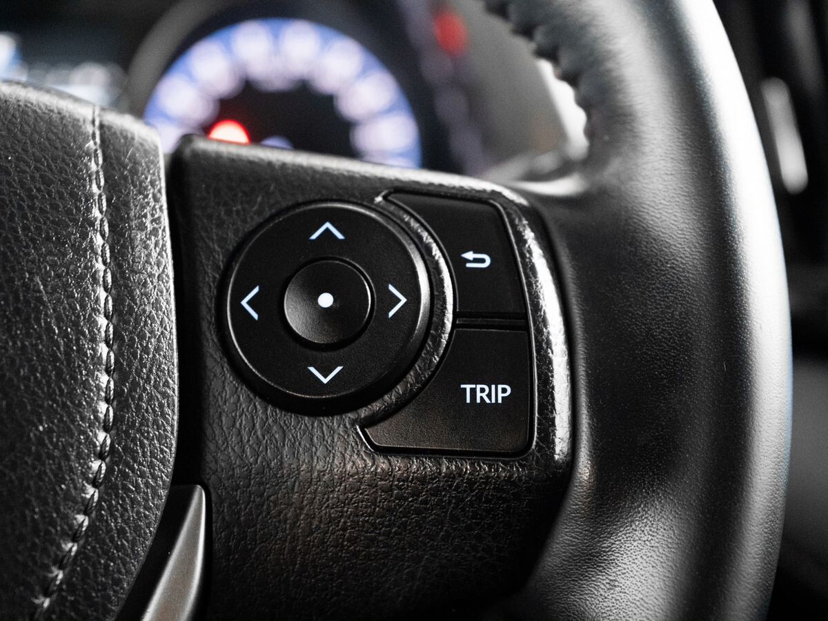 Toyota RAV4 2017 - фото автомобиля