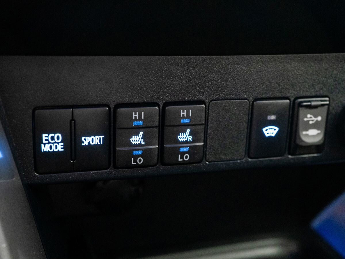 Toyota RAV4 2017 - фото автомобиля