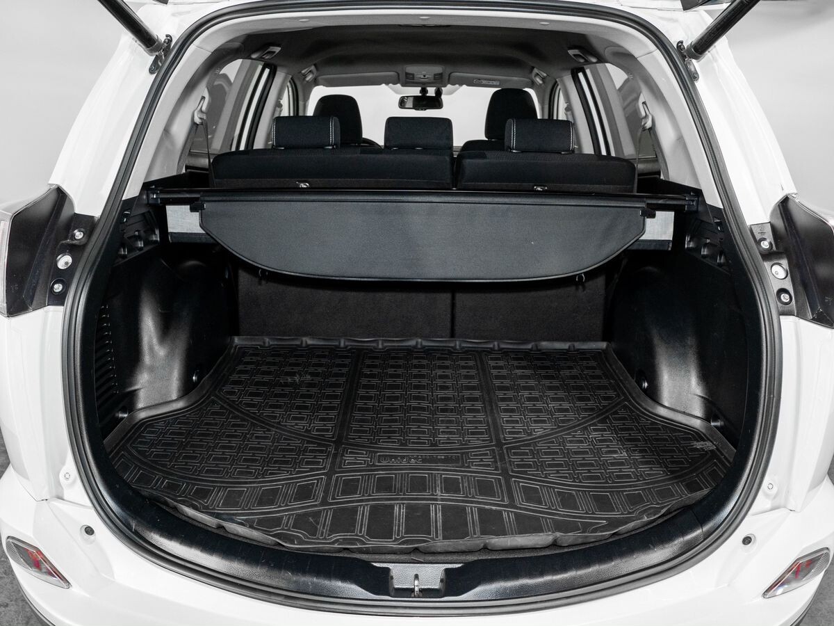 Toyota RAV4 2017 - фото автомобиля