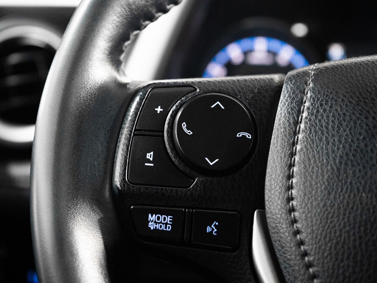 Toyota RAV4 2017 - фото автомобиля