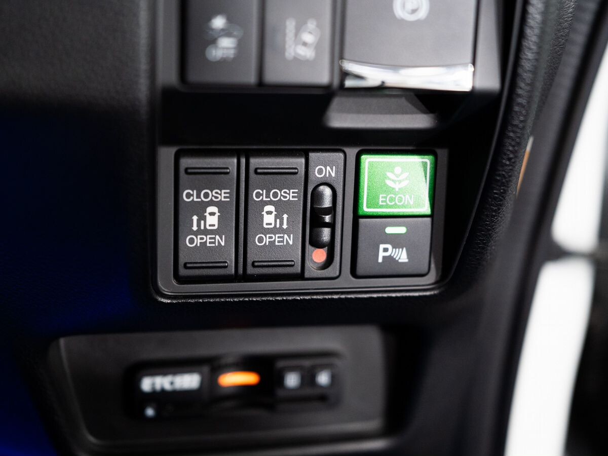 Honda Odyssey 2018 - фото автомобиля