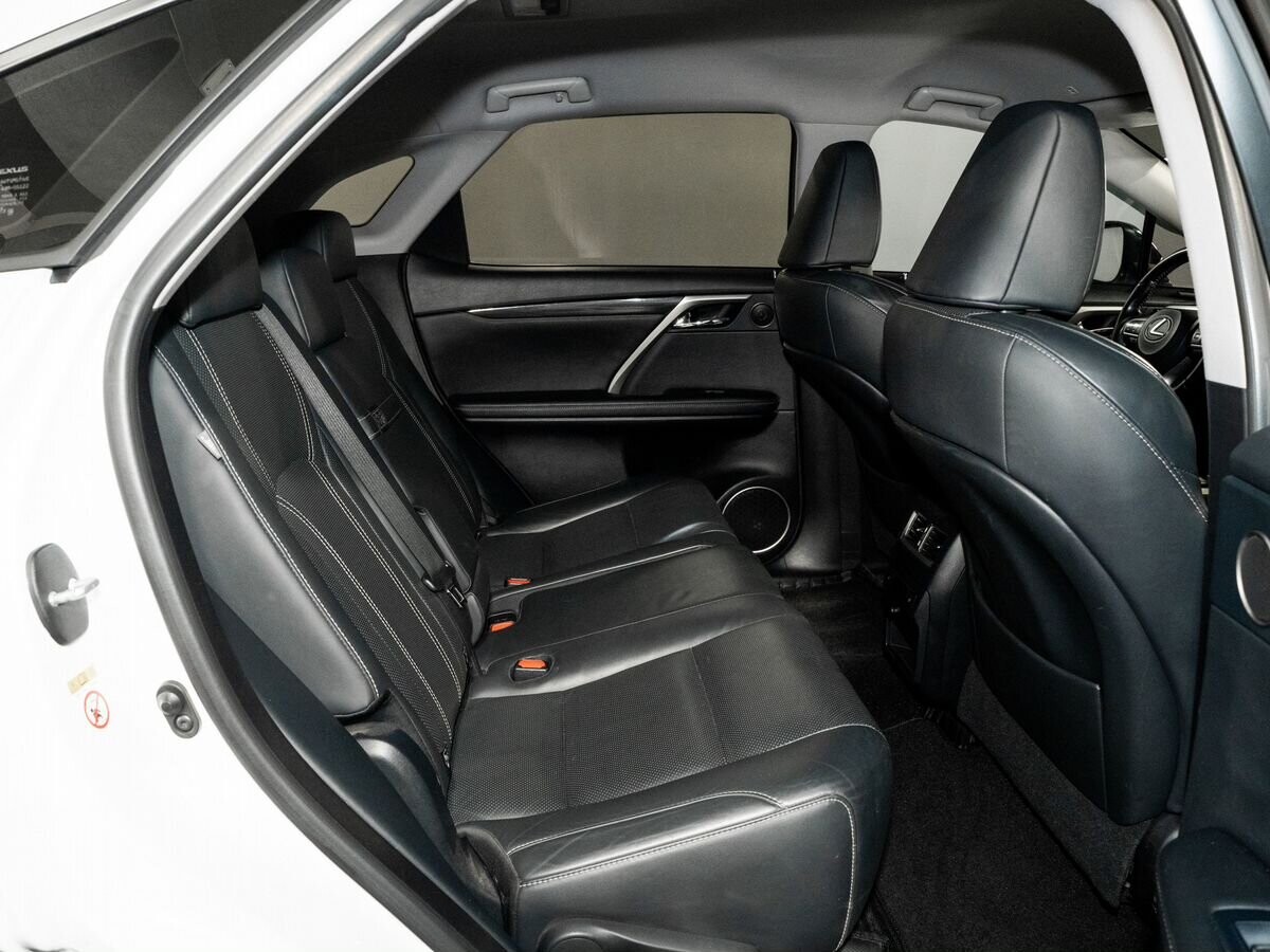 Lexus RX200t 2017 - фото автомобиля