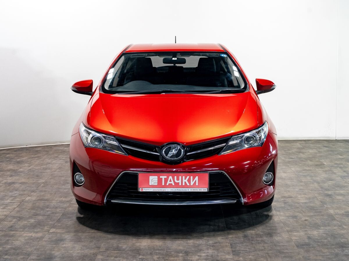 Toyota Auris 2013 - фото автомобиля